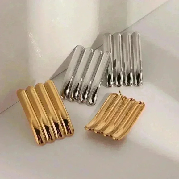 Preppy Women's 1 Pair Vintage Waterproof Stainless Steel Ribbed Earrings - Picture 2 of 9